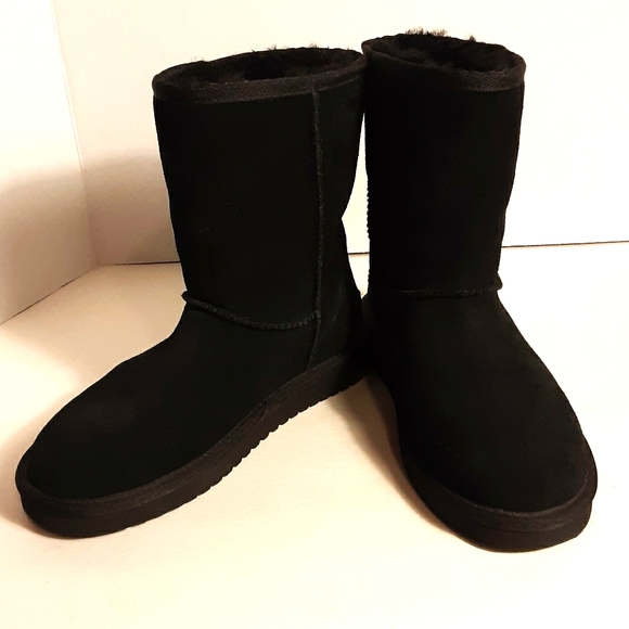 Koolaburra Other - ❤❤❤UGG BOOTS SIZE 5 ❤❤❤(E20)
